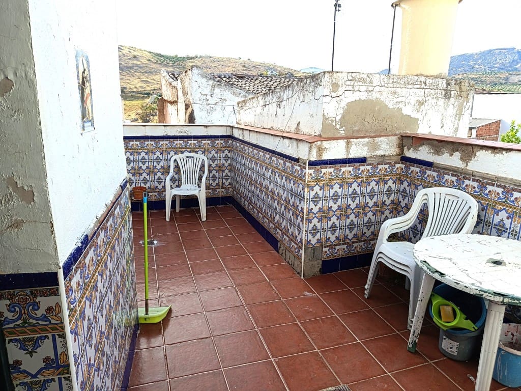 Casa de 6 habitaciones en Luque en venta - 69.000 € (Ref: 10046101)