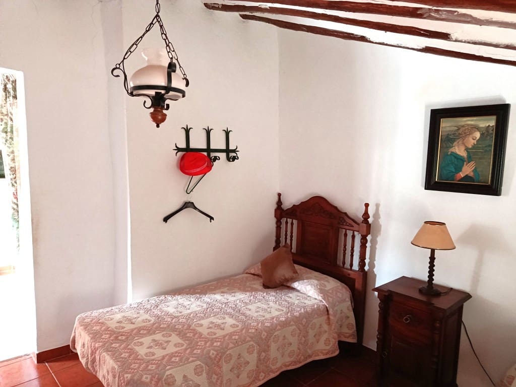 Casa de 6 habitaciones en Luque en venta - 69.000 € (Ref: 10046101)