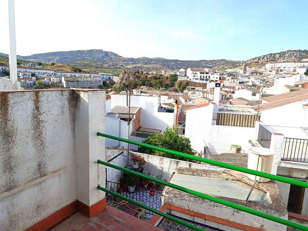 Casa de 6 habitaciones en Luque en venta - 69.000 € (Ref: 10046101)