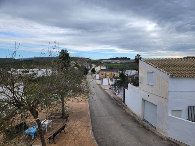 4 bedroom Townhouse for sale in Campo Nubes, Priego de Córdoba - € 34,000 (Ref: 10046103)
