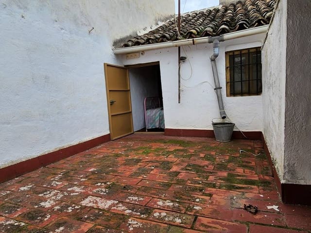 4 bedroom Townhouse for sale in Campo Nubes, Priego de Córdoba - € 34,000 (Ref: 10046103)