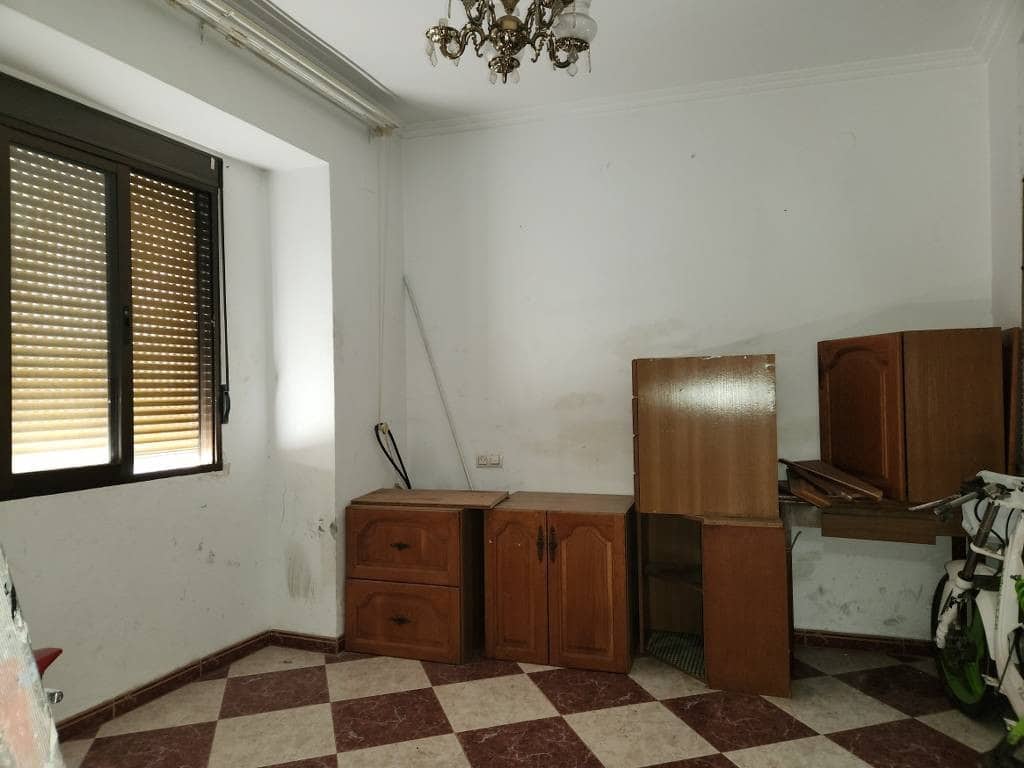 Casa de 4 habitaciones en Luque en venta con piscina - 82.000 € (Ref: 10046105)