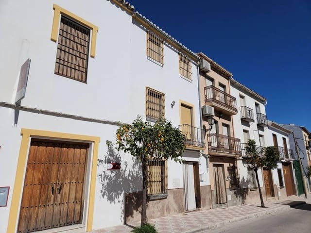 Casa de 4 habitaciones en Luque en venta con piscina - 82.000 € (Ref: 10046105)