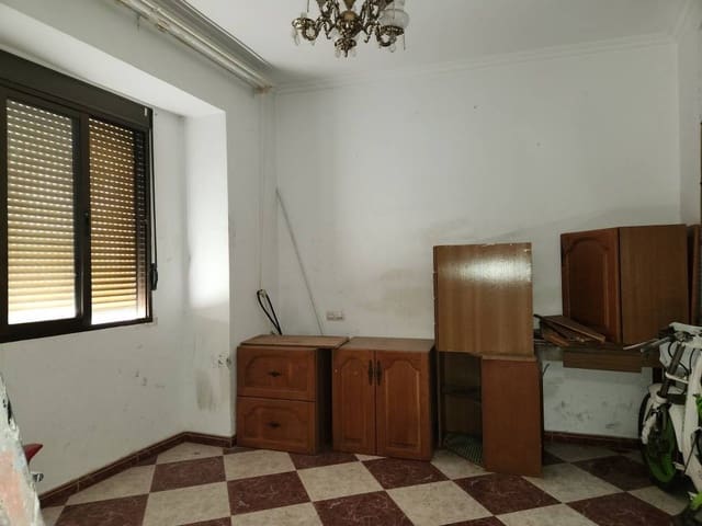 Casa de 4 habitaciones en Luque en venta con piscina - 82.000 € (Ref: 10046105)