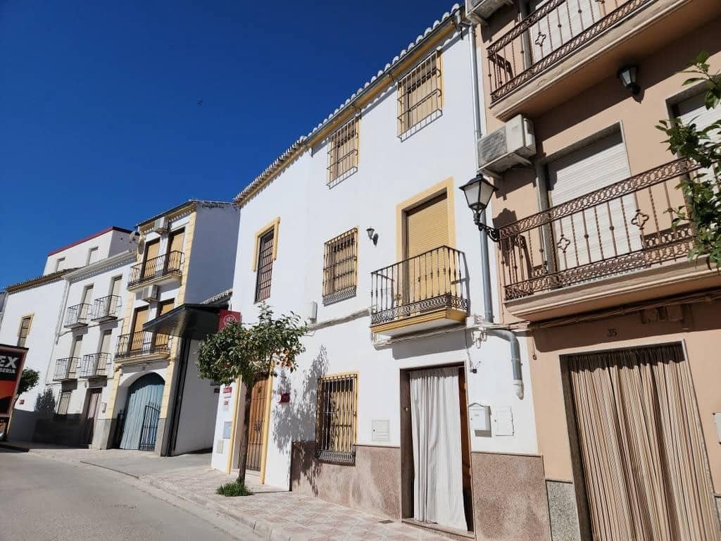 Casa de 4 habitaciones en Luque en venta con piscina - 82.000 € (Ref: 10046105)