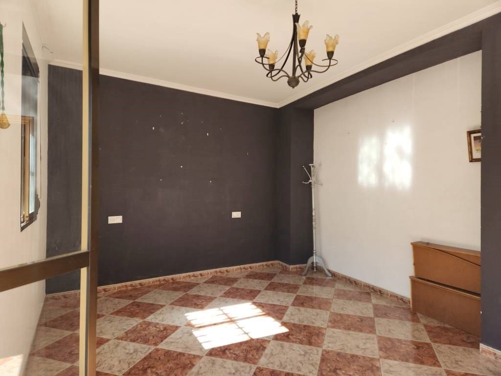 Casa de 4 habitaciones en Luque en venta con piscina - 82.000 € (Ref: 10046105)