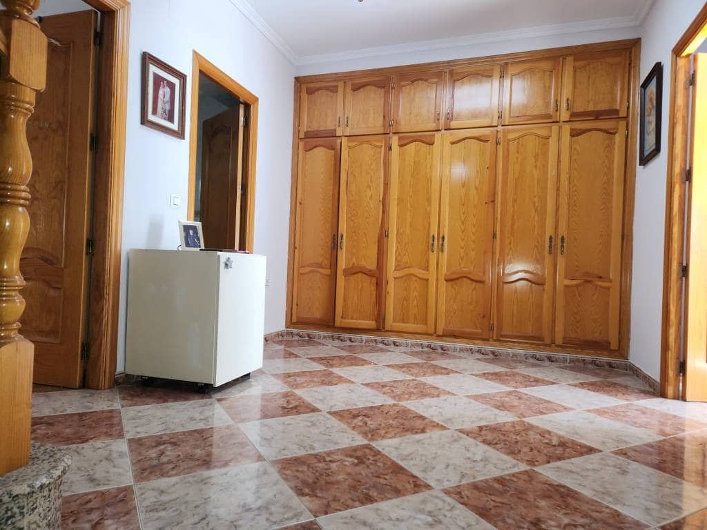 Casa de 4 habitaciones en Luque en venta con piscina - 82.000 € (Ref: 10046105)