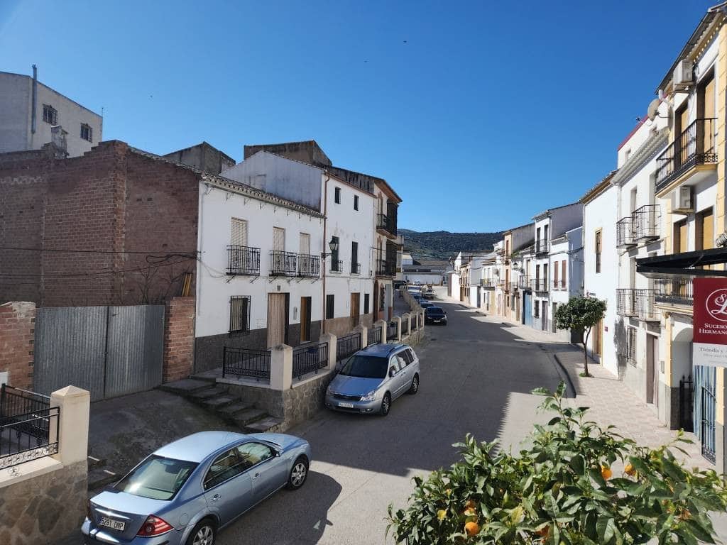 Casa de 4 habitaciones en Luque en venta con piscina - 82.000 € (Ref: 10046105)