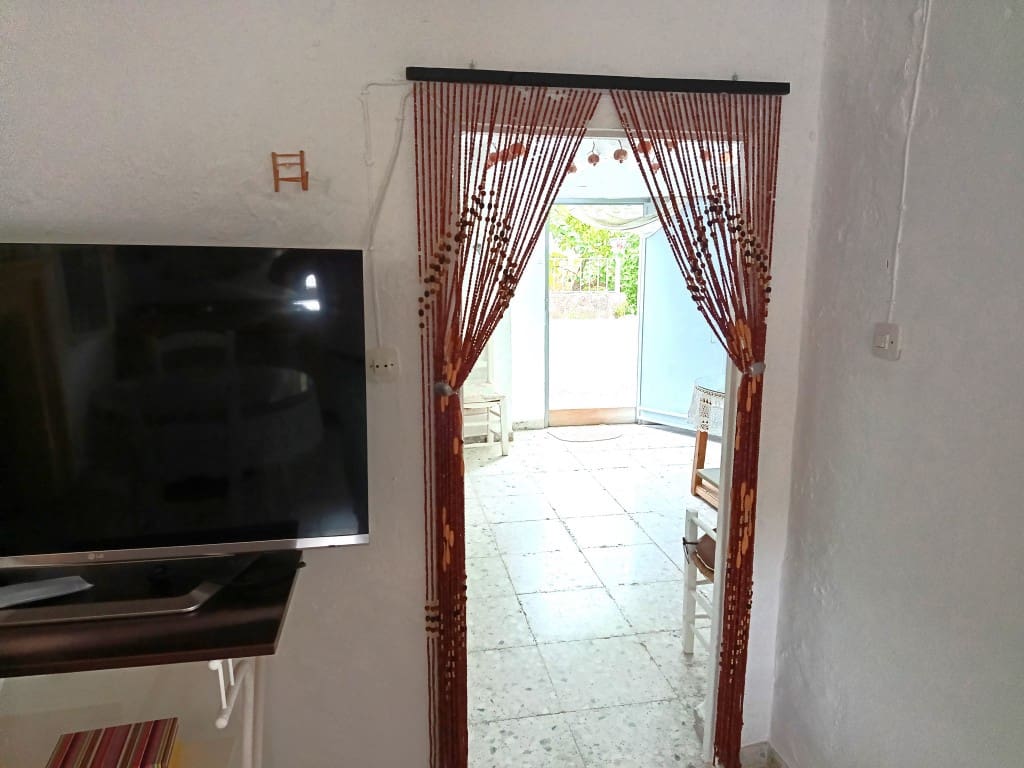 5 bedroom Townhouse for sale in Almedinilla - € 93,000 (Ref: 10046106)