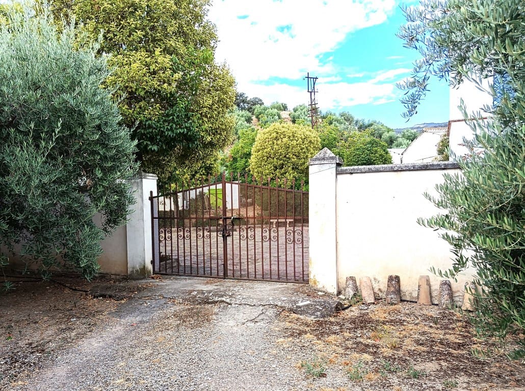 5 bedroom Townhouse for sale in Almedinilla - € 93,000 (Ref: 10046106)