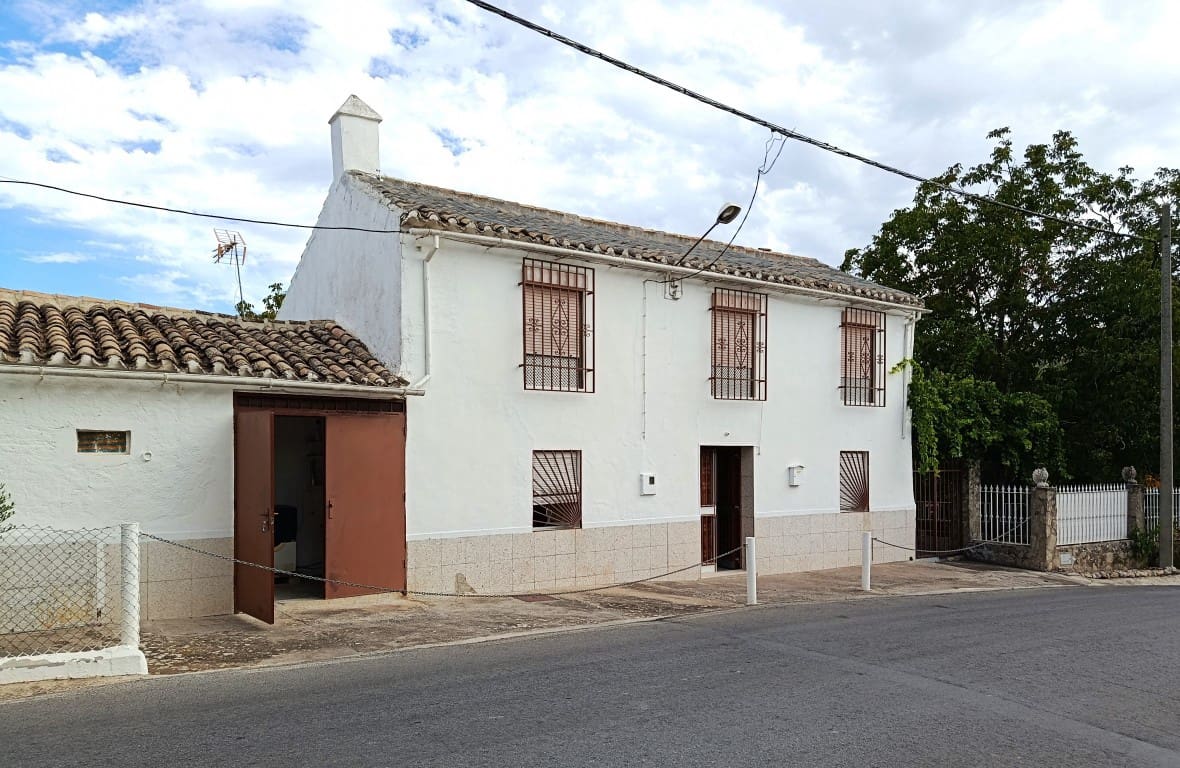 5 bedroom Townhouse for sale in Almedinilla - € 93,000 (Ref: 10046106)