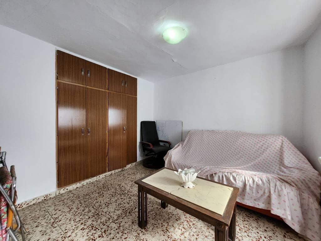 5 slaapkamer Huis te koop in Luque met zwembad - € 59.000 (Ref: 10046124)