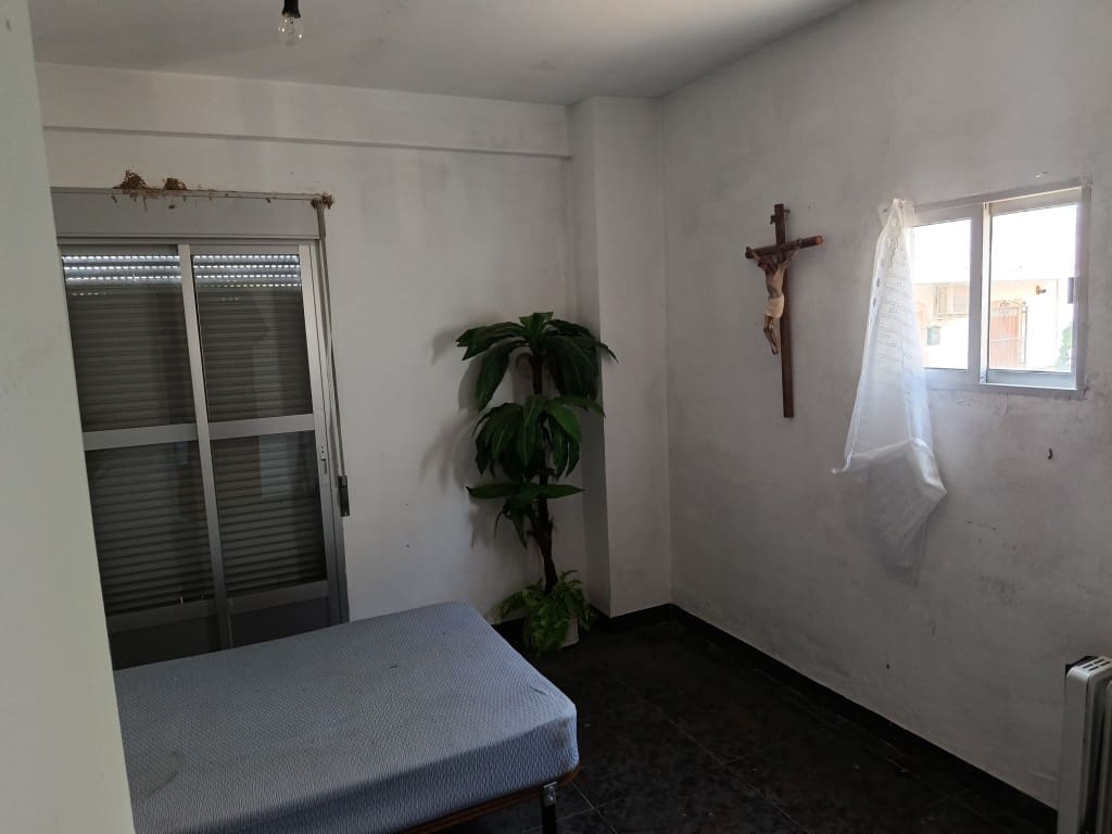 5 bedroom Townhouse for sale in Sabariego with garage - € 53,000 (Ref: 10046125)