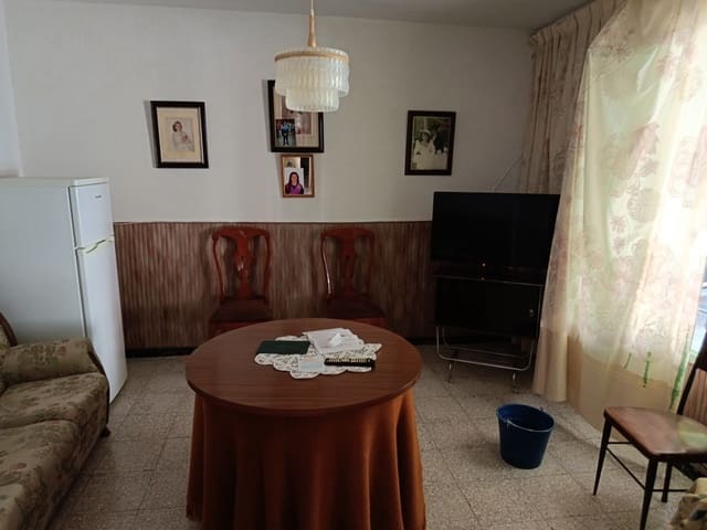 4 quarto Casa em Banda para venda em La Rabita, Alcalá la Real - 95 000 € (Ref: 10046129)