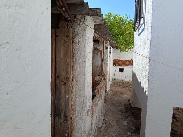 4 quarto Casa em Banda para venda em La Rabita, Alcalá la Real - 95 000 € (Ref: 10046129)