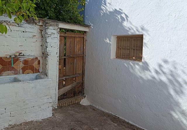 4 quarto Casa em Banda para venda em La Rabita, Alcalá la Real - 95 000 € (Ref: 10046129)