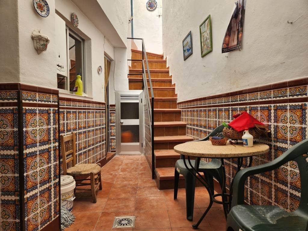 4 makuuhuone Omakotitalo myytävänä paikassa Luque mukana uima-altaan - 55 000 € (Ref: 10046131)