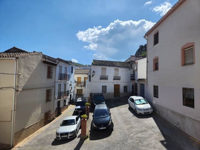 Casa de 4 habitaciones en Luque en venta con piscina - 55.000 € (Ref: 10046131)