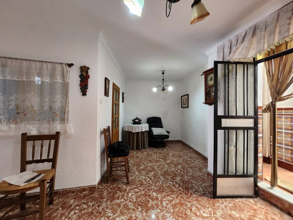 4 makuuhuone Omakotitalo myytävänä paikassa Luque mukana uima-altaan - 55 000 € (Ref: 10046131)