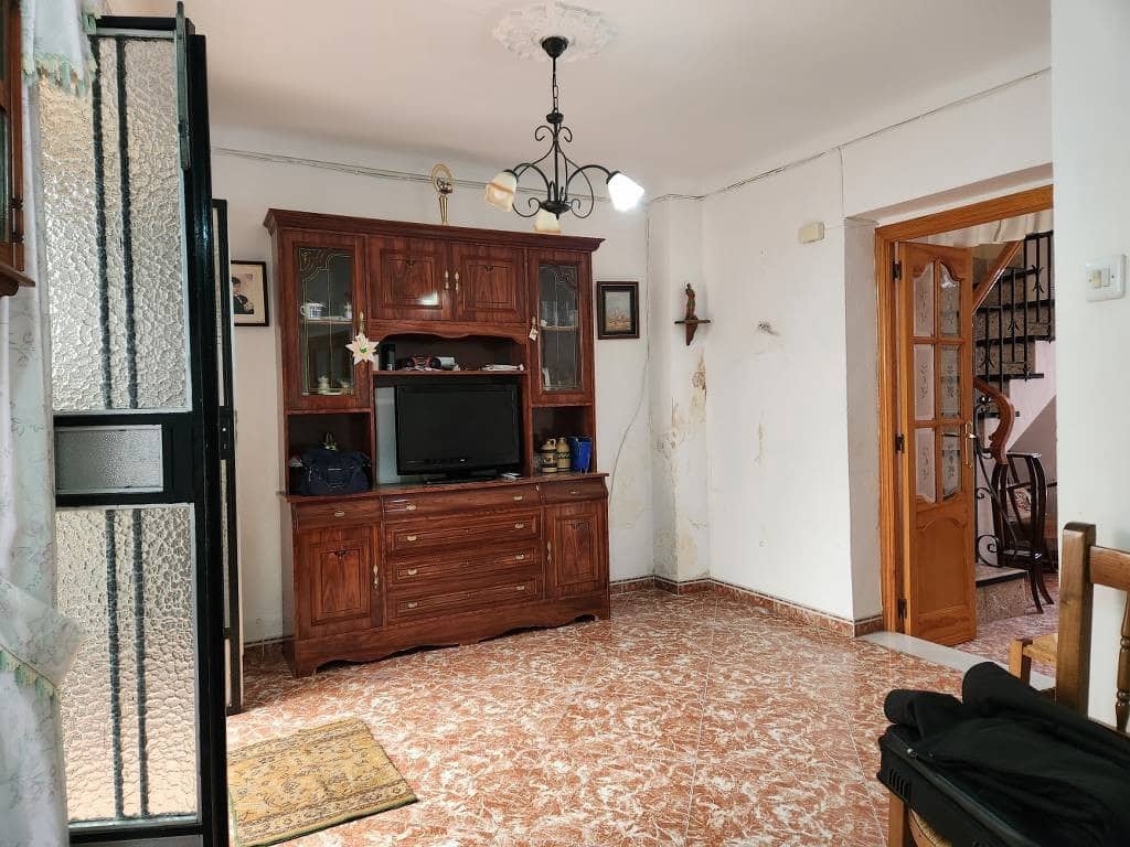 4 makuuhuone Omakotitalo myytävänä paikassa Luque mukana uima-altaan - 55 000 € (Ref: 10046131)