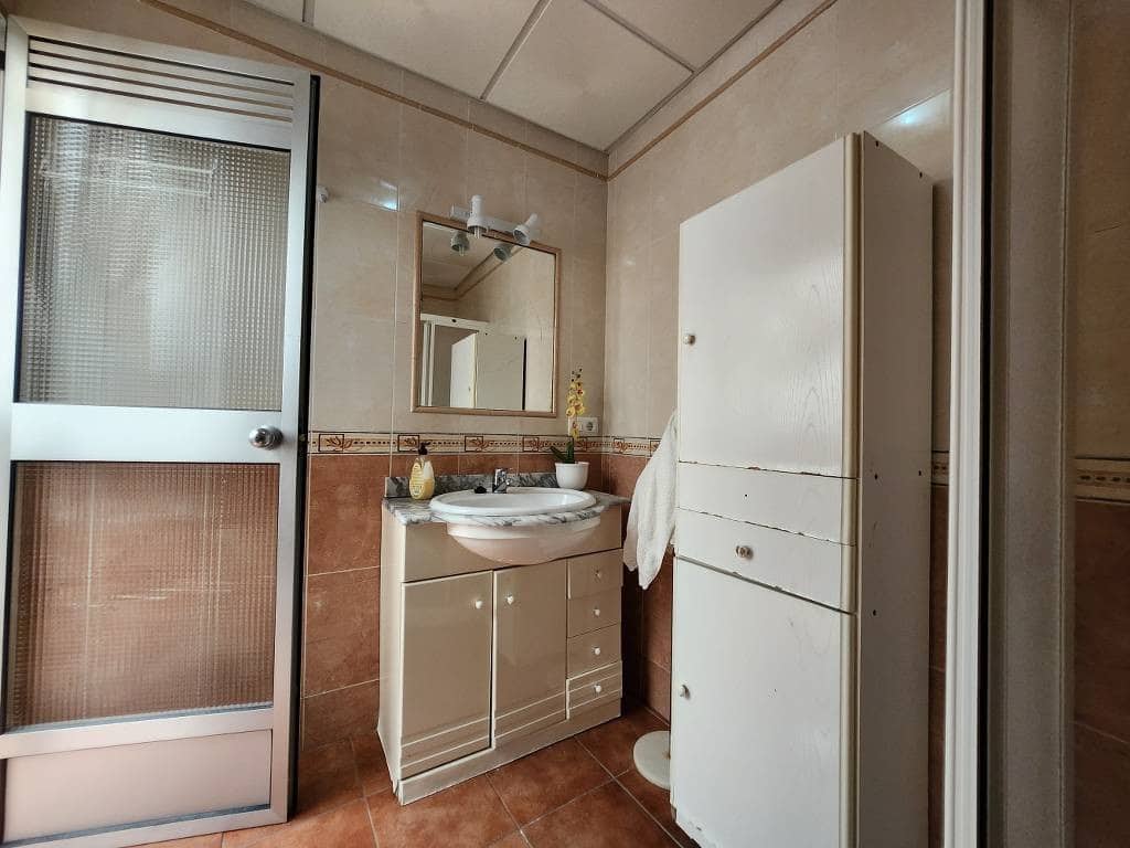 4 makuuhuone Omakotitalo myytävänä paikassa Luque mukana uima-altaan - 55 000 € (Ref: 10046131)