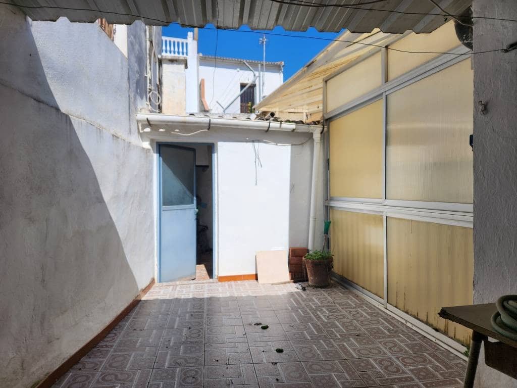 4 makuuhuone Omakotitalo myytävänä paikassa Luque mukana uima-altaan - 55 000 € (Ref: 10046131)