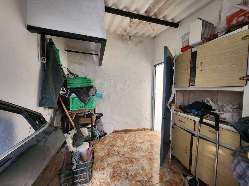 4 makuuhuone Omakotitalo myytävänä paikassa Luque mukana uima-altaan - 55 000 € (Ref: 10046131)
