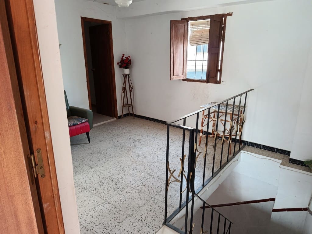 4 bedroom Townhouse for sale in Fuente-Tojar - € 35,000 (Ref: 10046134)