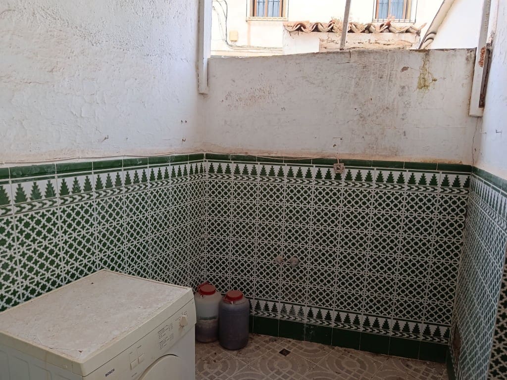 4 bedroom Townhouse for sale in Fuente-Tojar - € 35,000 (Ref: 10046134)