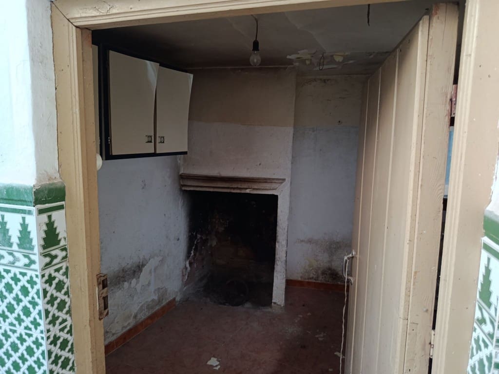 4 bedroom Townhouse for sale in Fuente-Tojar - € 35,000 (Ref: 10046134)