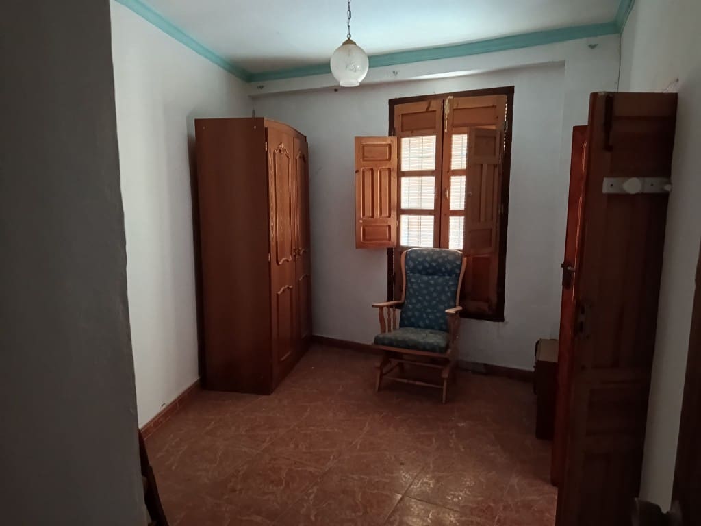 4 bedroom Townhouse for sale in Fuente-Tojar - € 35,000 (Ref: 10046134)