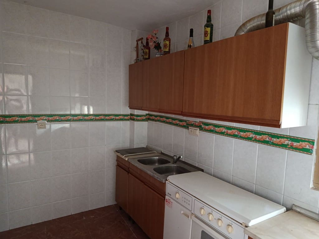 4 bedroom Townhouse for sale in Fuente-Tojar - € 35,000 (Ref: 10046134)