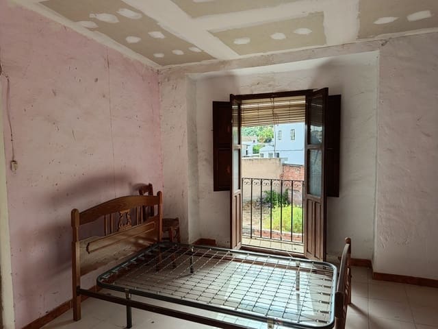 4 quarto Casa em Banda para venda em Fuente-Tójar - 35 000 € (Ref: 10046134)