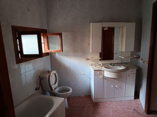 4 quarto Casa em Banda para venda em Fuente-Tójar - 35 000 € (Ref: 10046134)