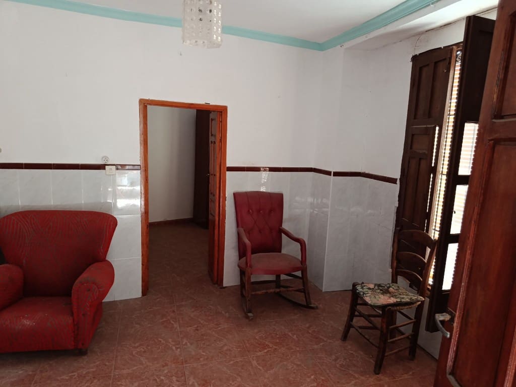 4 bedroom Townhouse for sale in Fuente-Tojar - € 35,000 (Ref: 10046134)