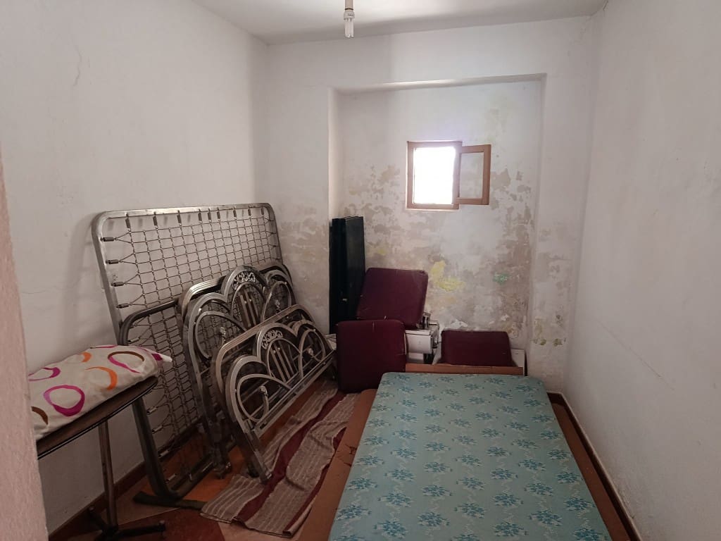3 bedroom Townhouse for sale in Priego de Cordoba - € 39,900 (Ref: 10046136)