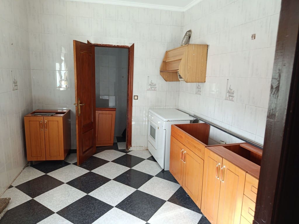 5 soveværelse Byhus til salg i Fuente-Tojar - € 89.900 (Ref: 10046138)