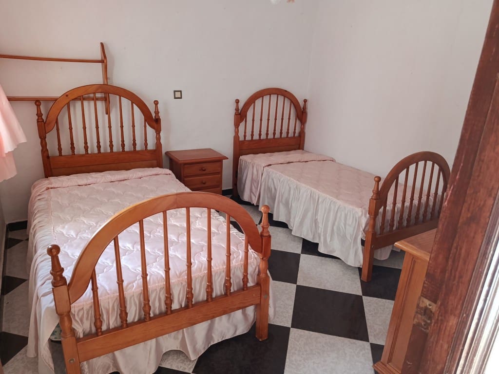 5 soveværelse Byhus til salg i Fuente-Tojar - € 89.900 (Ref: 10046138)