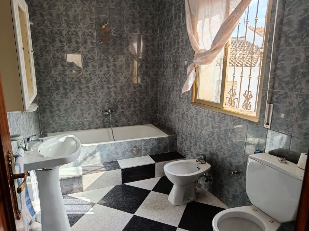 5 soveværelse Byhus til salg i Fuente-Tojar - € 89.900 (Ref: 10046138)