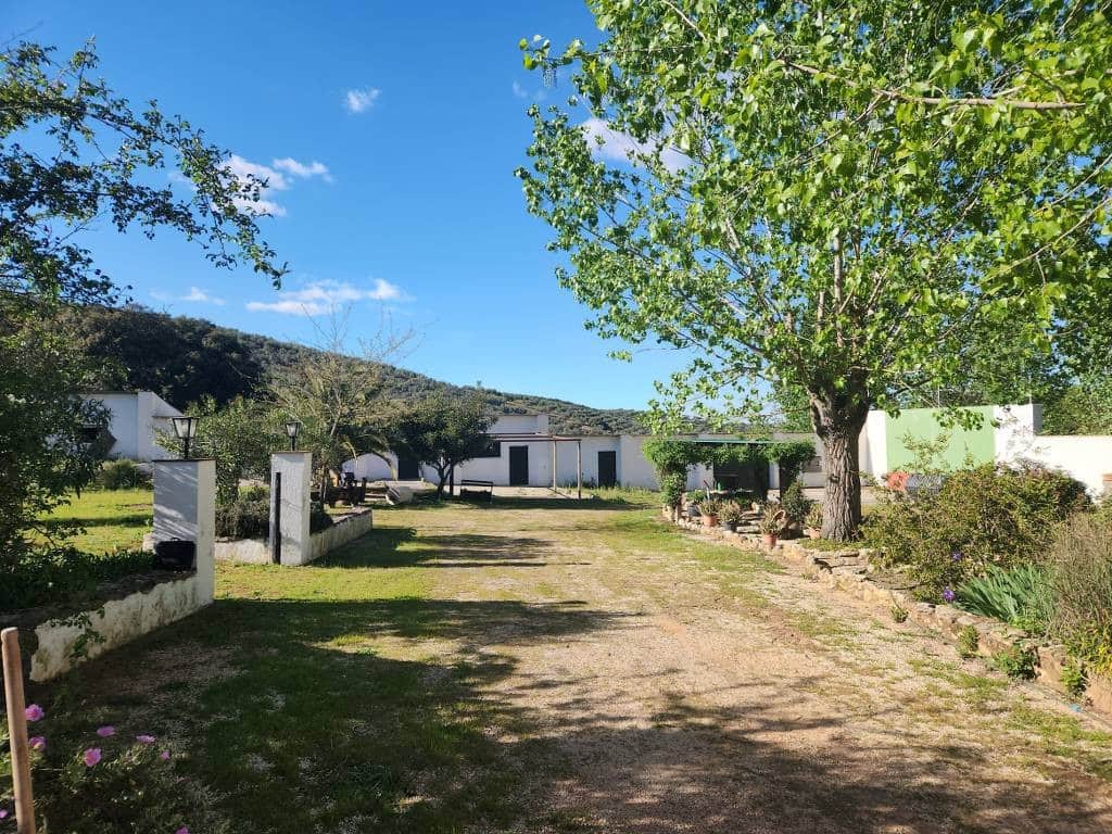 5 soverom Finca/Herregård til salgs i Loja med svømmebasseng garasje - € 295 000 (Ref: 10046144)