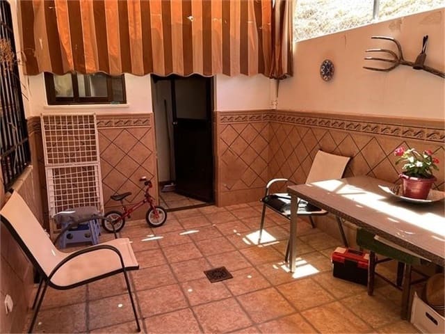 3 bedroom Townhouse for sale in Zuheros with garage - € 110,000 (Ref: 10046145)