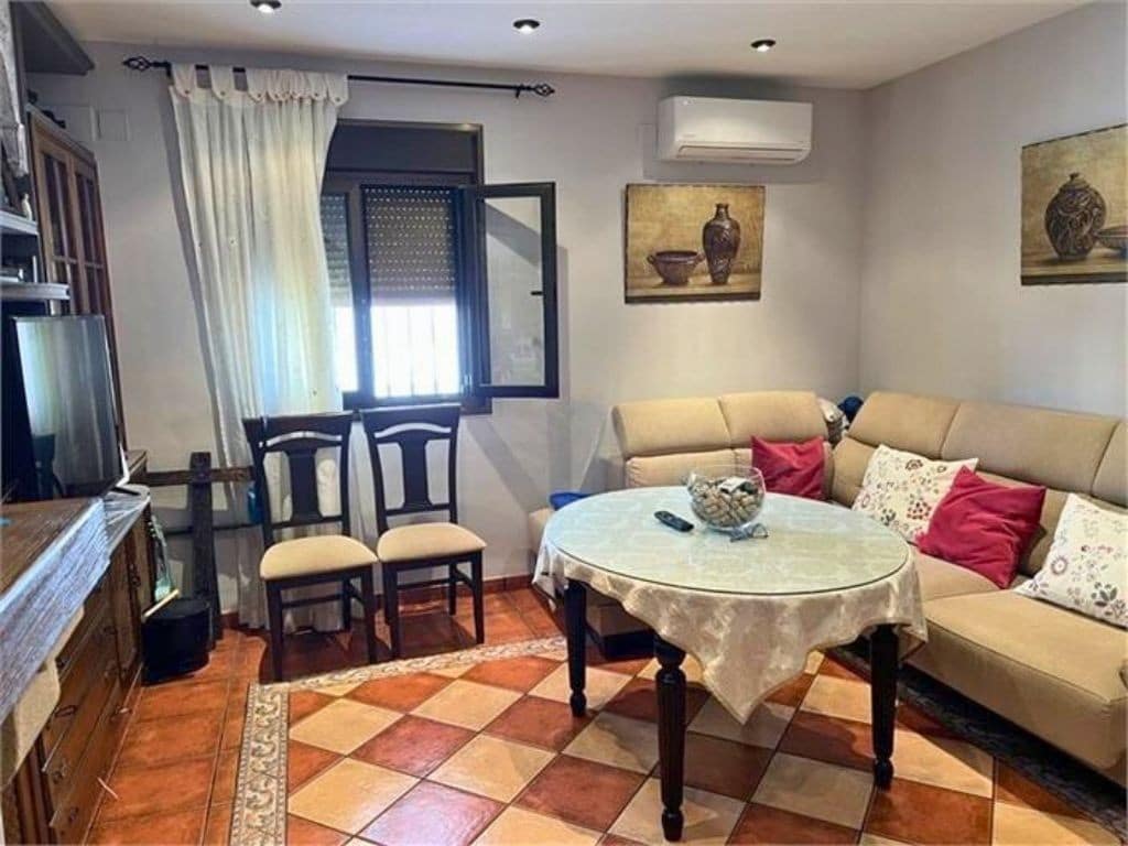 3 bedroom Townhouse for sale in Zuheros with garage - € 110,000 (Ref: 10046145)