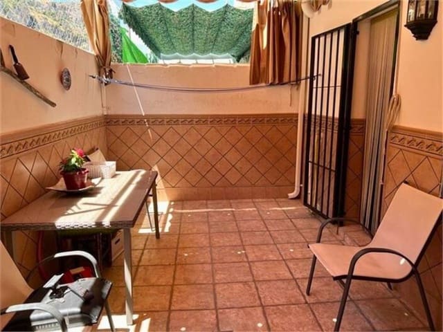 3 bedroom Townhouse for sale in Zuheros with garage - € 110,000 (Ref: 10046145)