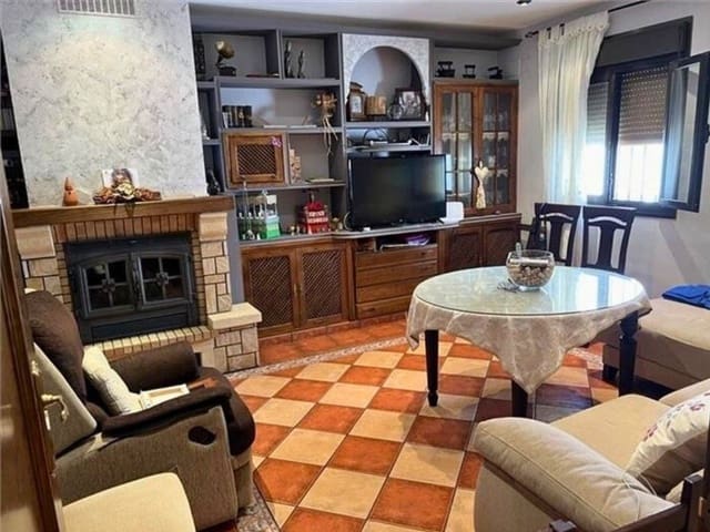 3 bedroom Townhouse for sale in Zuheros with garage - € 110,000 (Ref: 10046145)