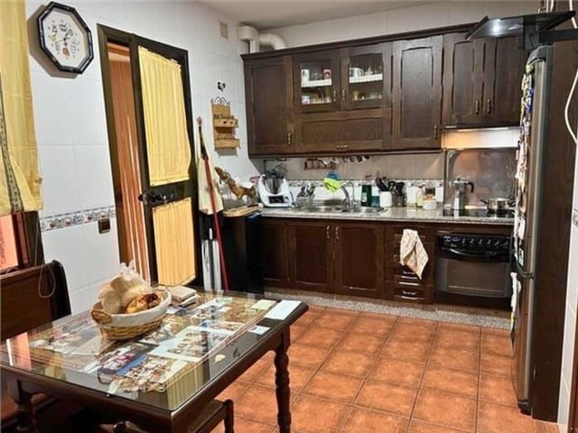 3 bedroom Townhouse for sale in Zuheros with garage - € 110,000 (Ref: 10046145)