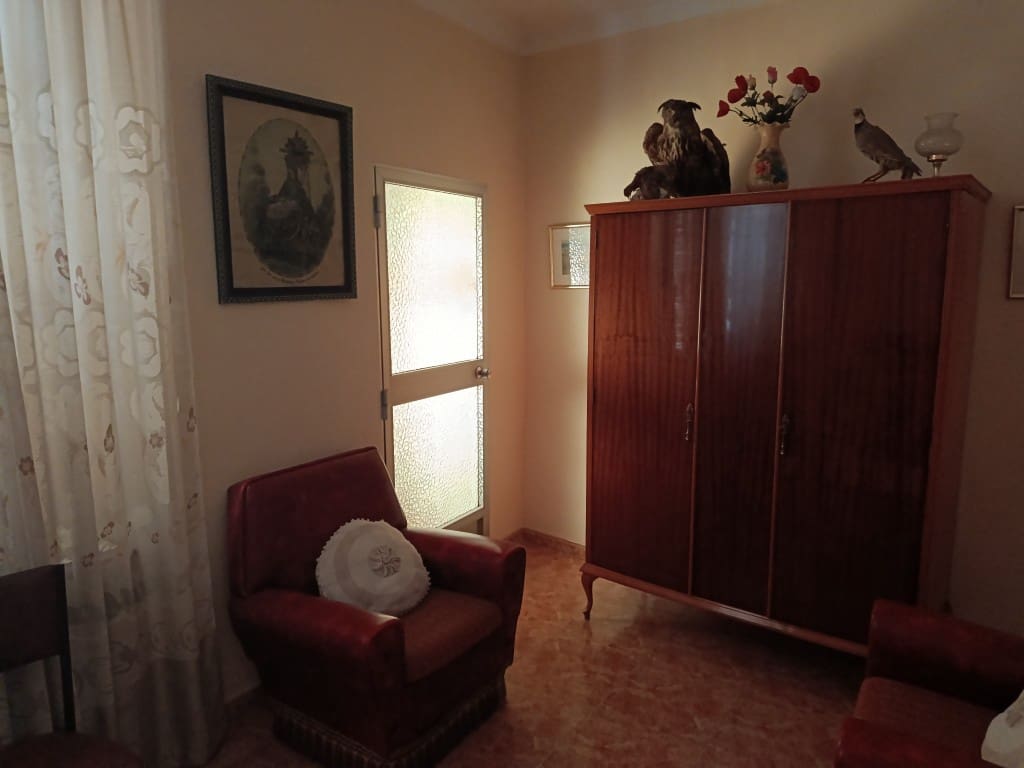 5 slaapkamer Huis te koop in Luque - € 89.000 (Ref: 10046148)