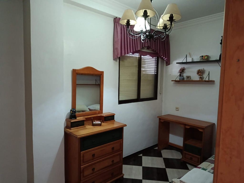 5 slaapkamer Huis te koop in Luque - € 89.000 (Ref: 10046148)