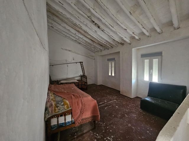 4 bedroom Townhouse for sale in Fuente-Tójar - € 23,000 (Ref: 10046149)
