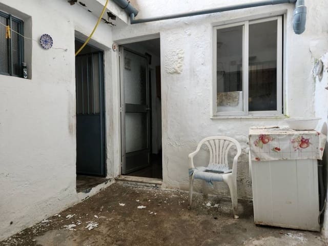 Casa de 4 habitaciones en Rute en venta con piscina - 57.900 € (Ref: 10046150)