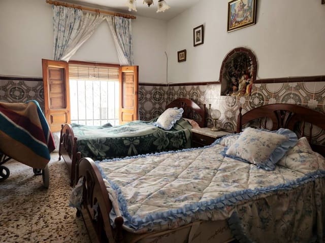 Casa de 4 habitaciones en Rute en venta con piscina - 57.900 € (Ref: 10046150)